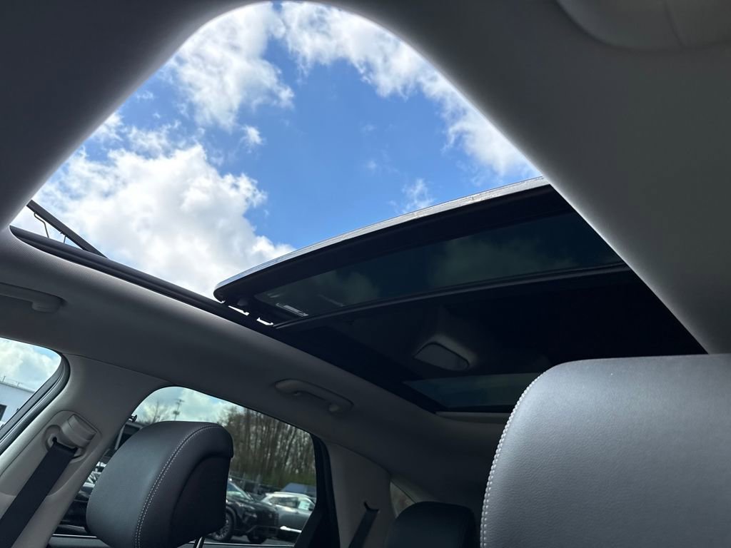 Used 2022 Genesis GV70 2.5T w/ Select Package image 31