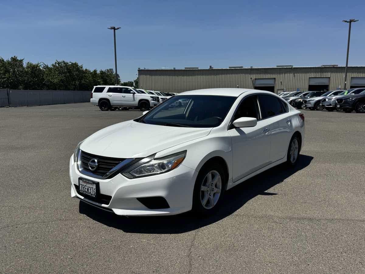 Used 2016 Nissan Altima 2.5 S w/ Power Driver Seat Package FWD image 5