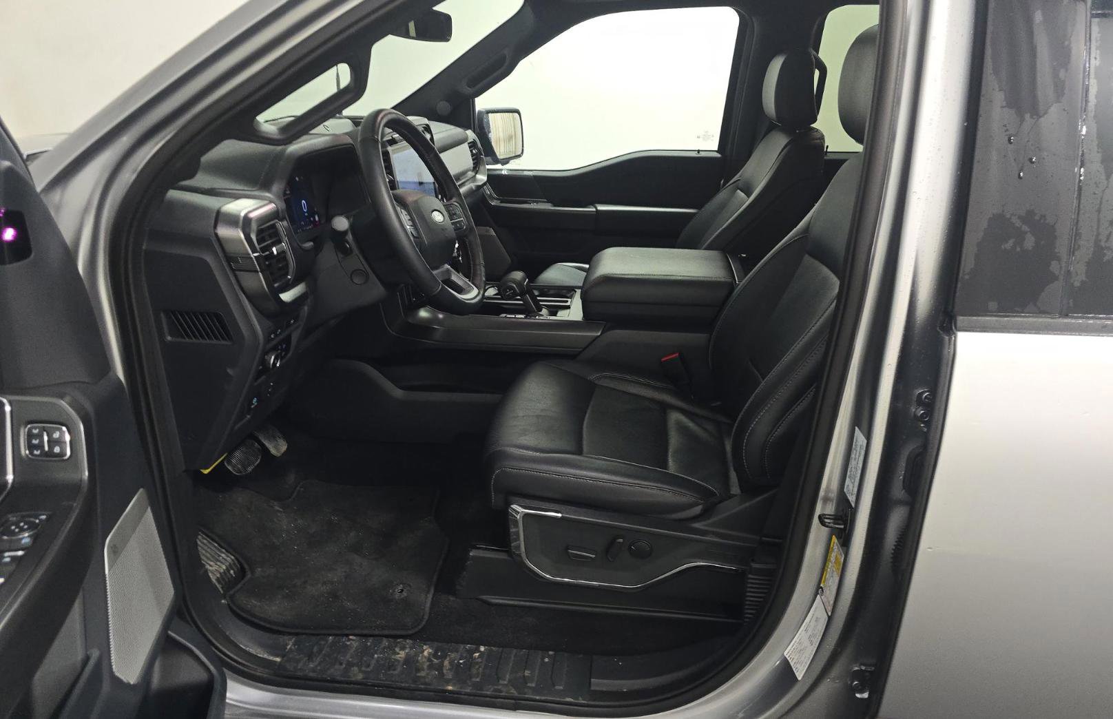 Used 2024 Ford F150 Lariat image 9