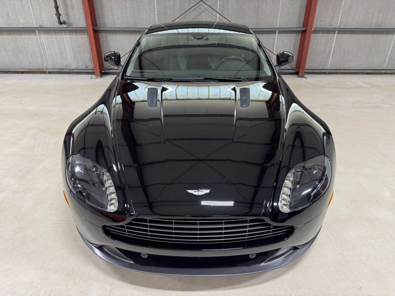 Used 2015 Aston Martin V8 Vantage GT image 17