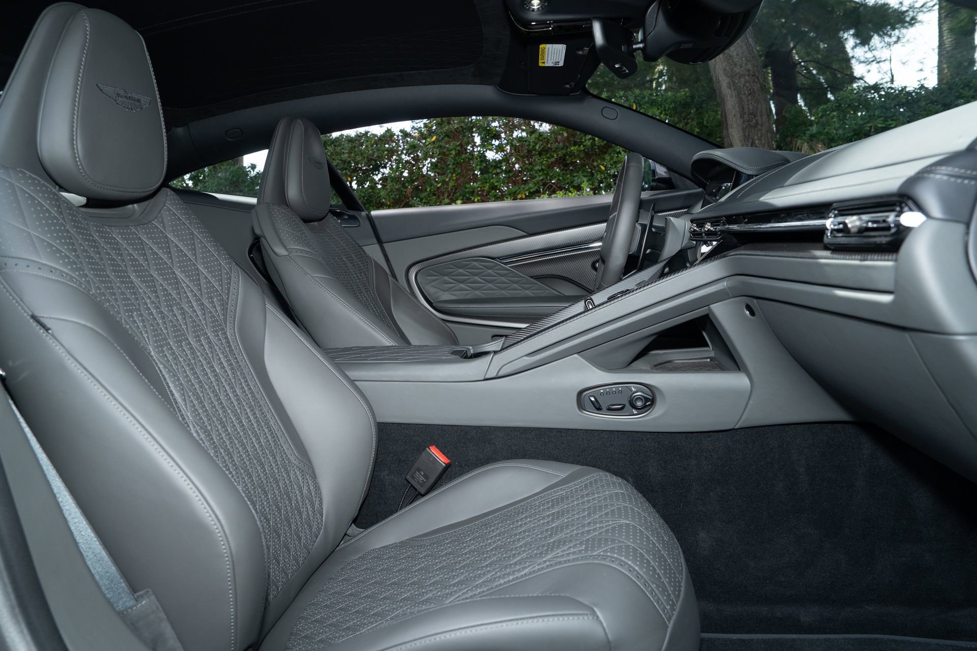 Used 2024 Aston Martin DB12 Coupe image 8