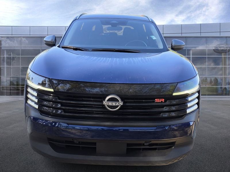 Used 2025 Nissan Kicks SR image 3