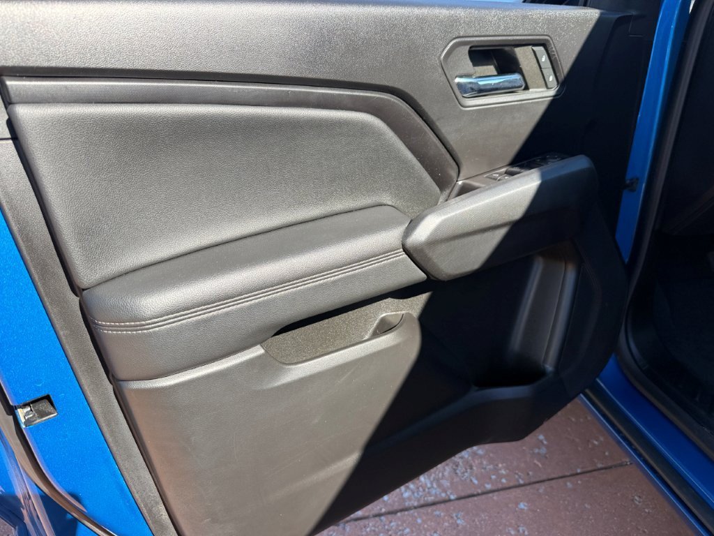 Used 2023 Chevrolet Colorado LT w/ LT Convenience Package RWD image 11