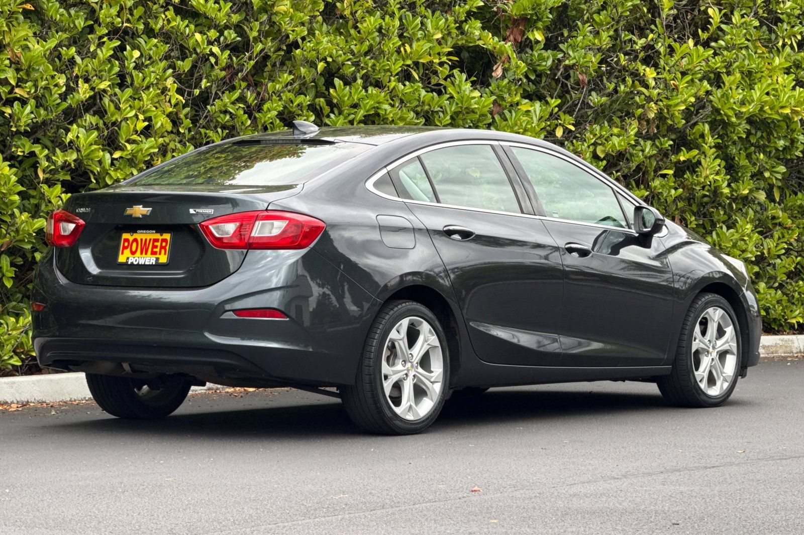 Used 2017 Chevrolet Cruze Premier FWD image 4