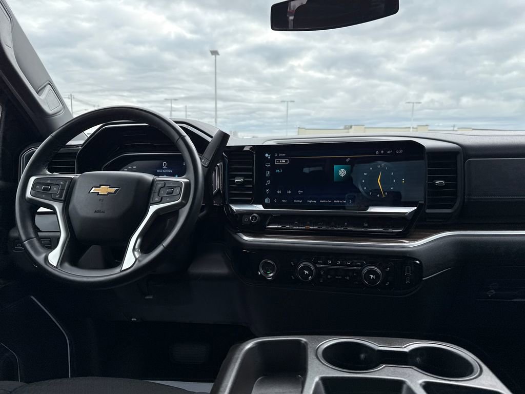 Used 2023 Chevrolet Silverado 1500 LT image 15
