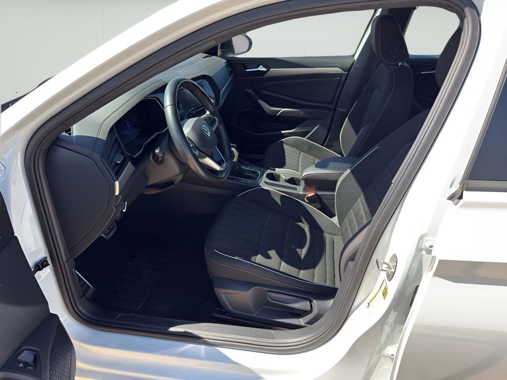 Used 2024 Volkswagen Jetta Sport image 13