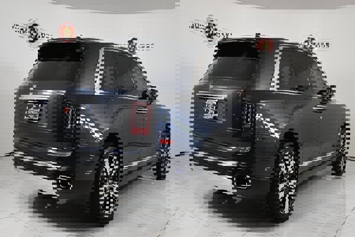 Used 2019 Rolls-Royce Cullinan image 3