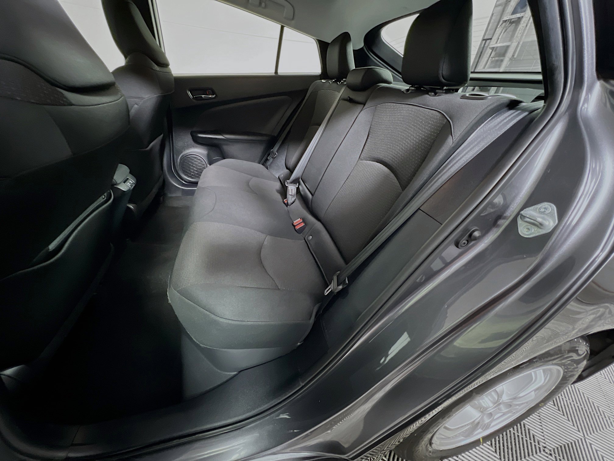 Used 2022 Toyota Prius LE image 28