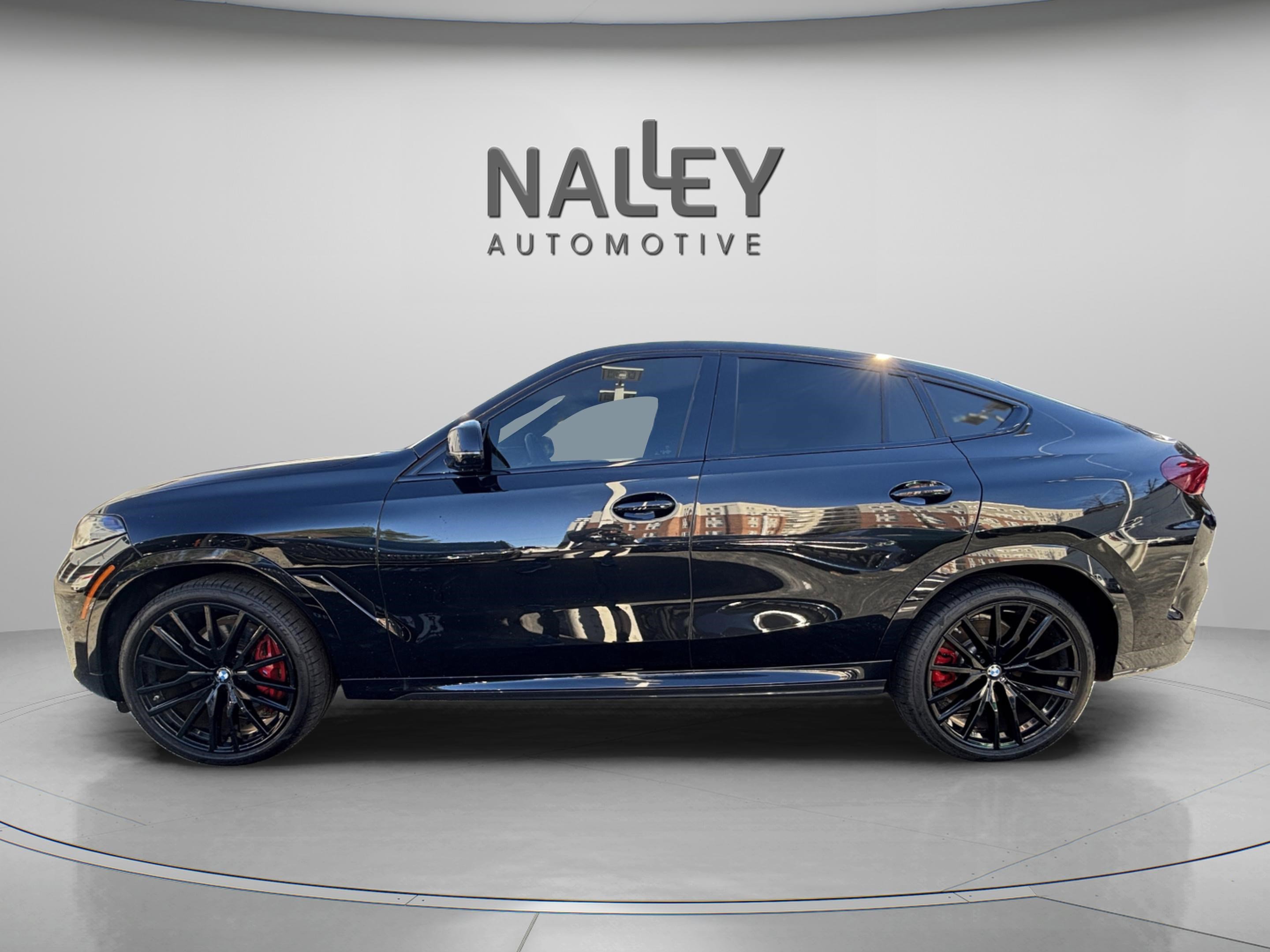 Used 2025 BMW X6 M60i image 2