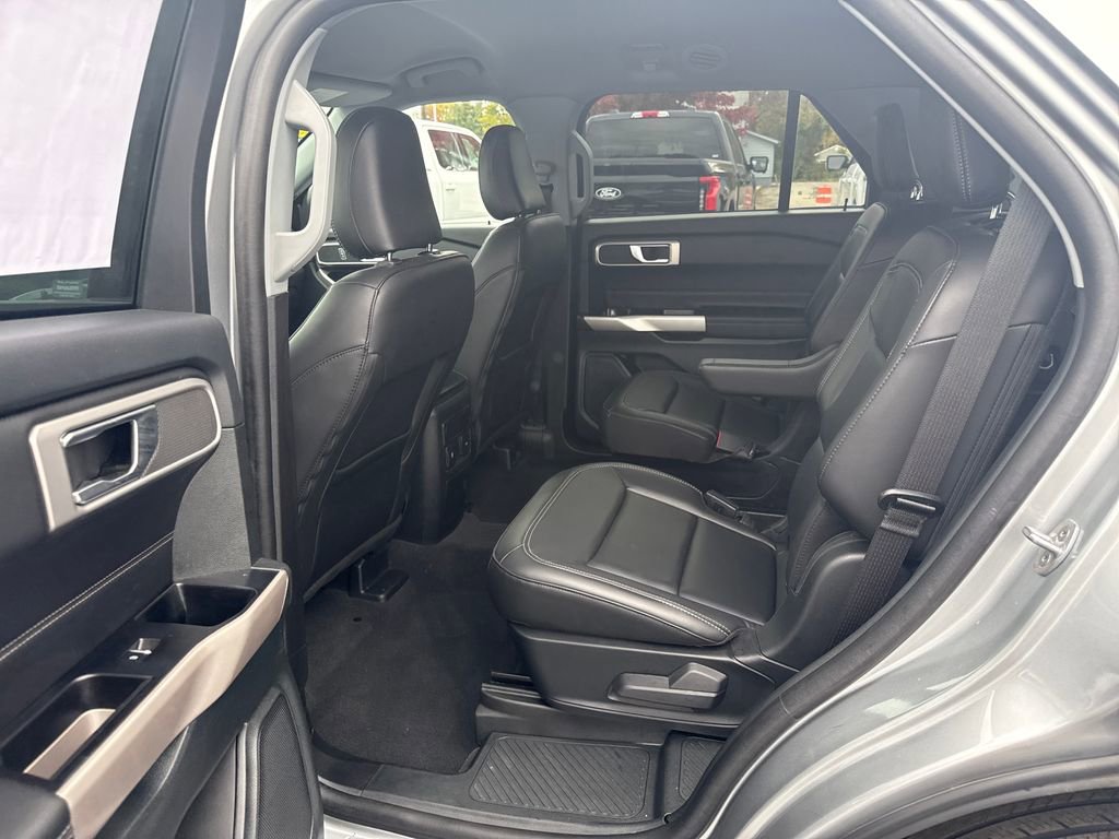Used 2023 Ford Explorer XLT w/ Equipment Group 202A image 14