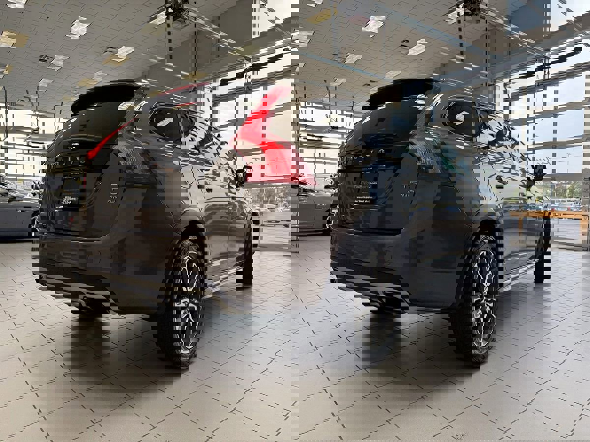 Used 2018 Volvo V60 T5 Cross Country w/ Convenience Package image 65