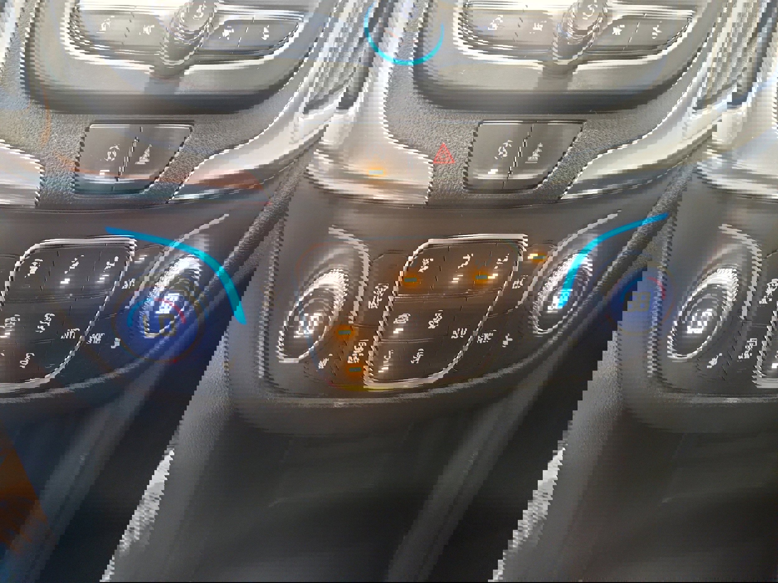 Used 2024 Chevrolet Equinox LT image 18