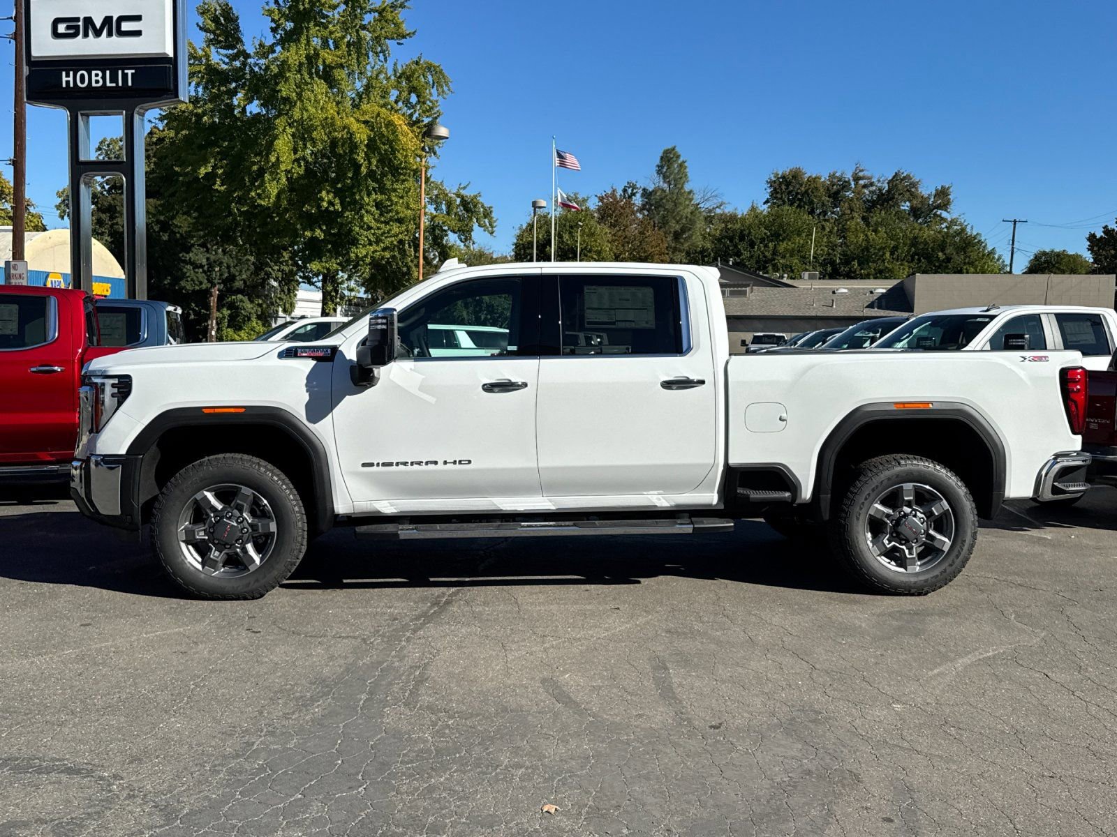 New 2026 GMC Sierra 2500 SLT w/ SLT Premium Package image 6