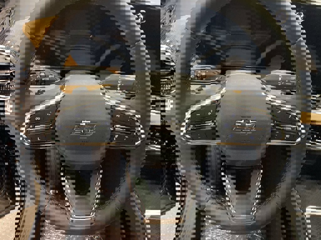 New 2025 Chevrolet Equinox ACTIV w/ Safety and Technology Package image 30