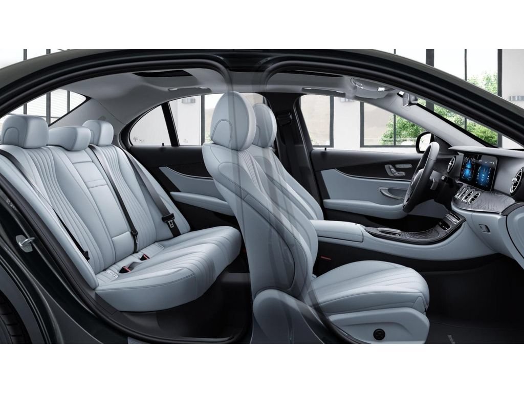 Used 2023 Mercedes-Benz E 350 4MATIC Sedan image 6