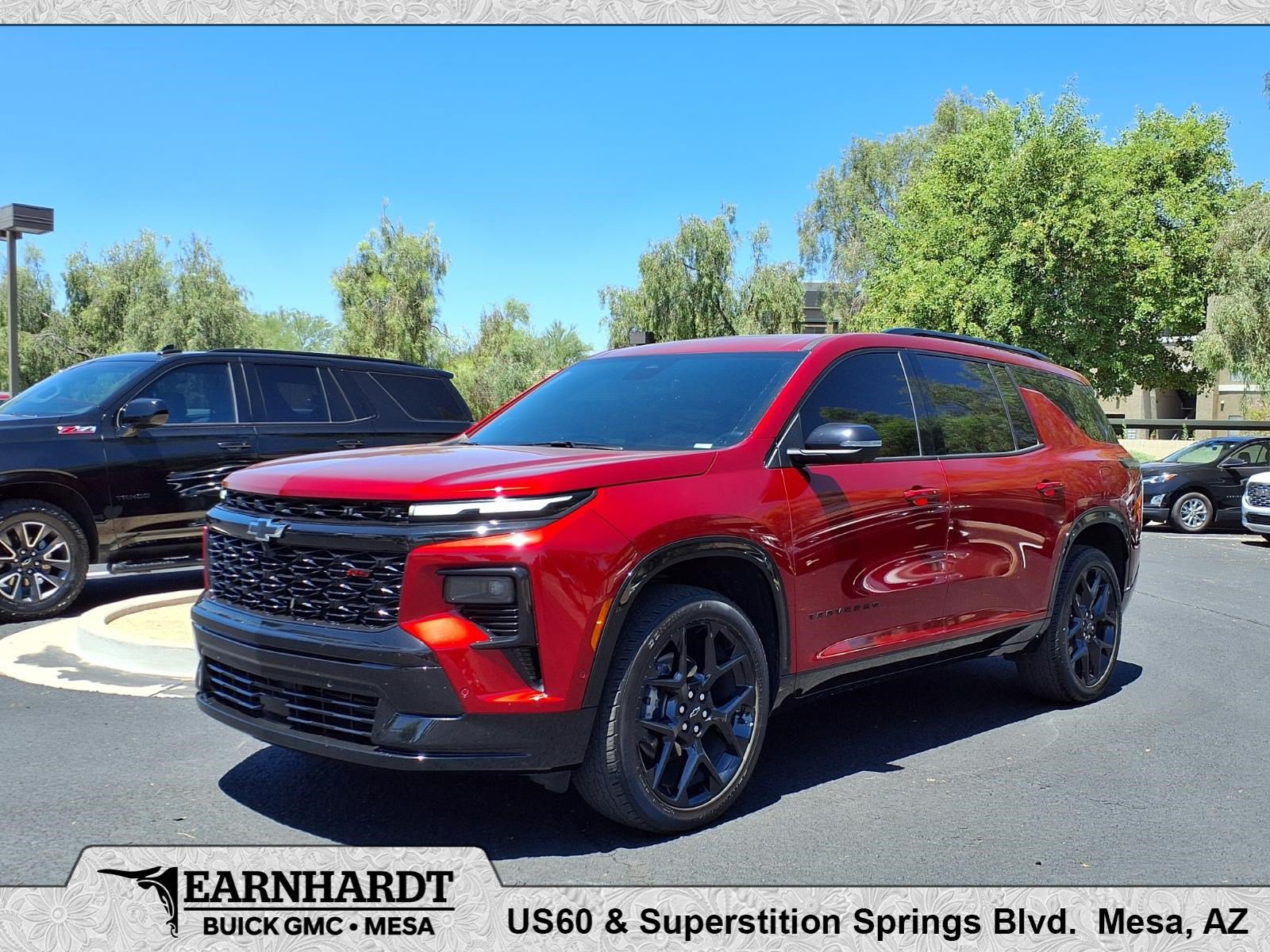 Used 2024 Chevrolet Traverse RS FWD image 1