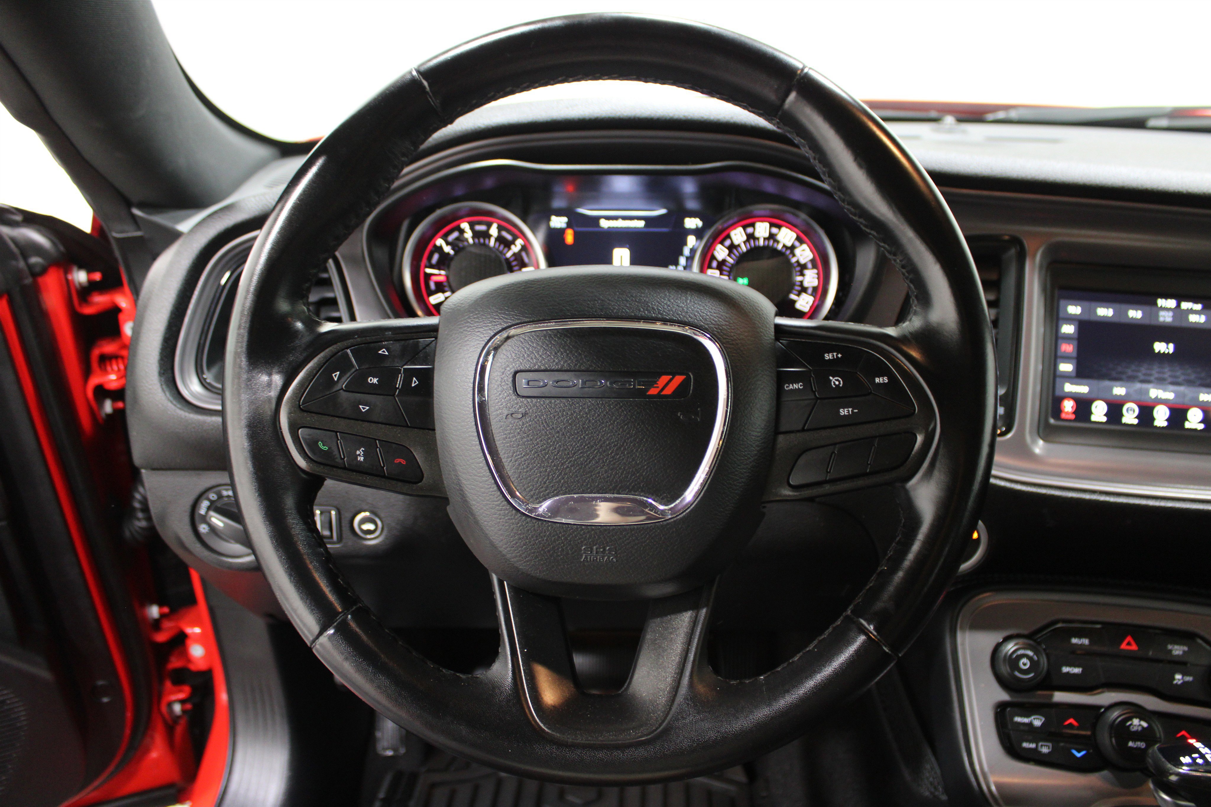 Used 2023 Dodge Challenger SXT image 10