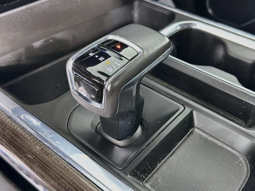 Used 2022 Chevrolet Silverado 1500 LT AWD/4WD image 17