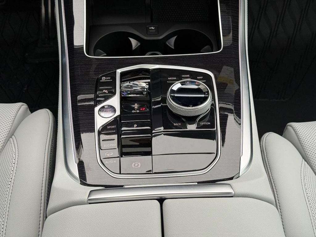 New 2026 BMW X5 xDrive40i w/ Executive Package AWD/4WD image 8