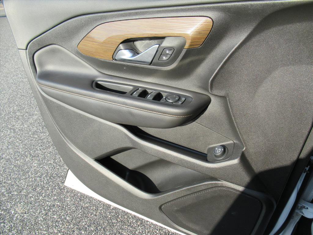 Used 2020 GMC Terrain SLE w/ Driver Convenience Package image 25