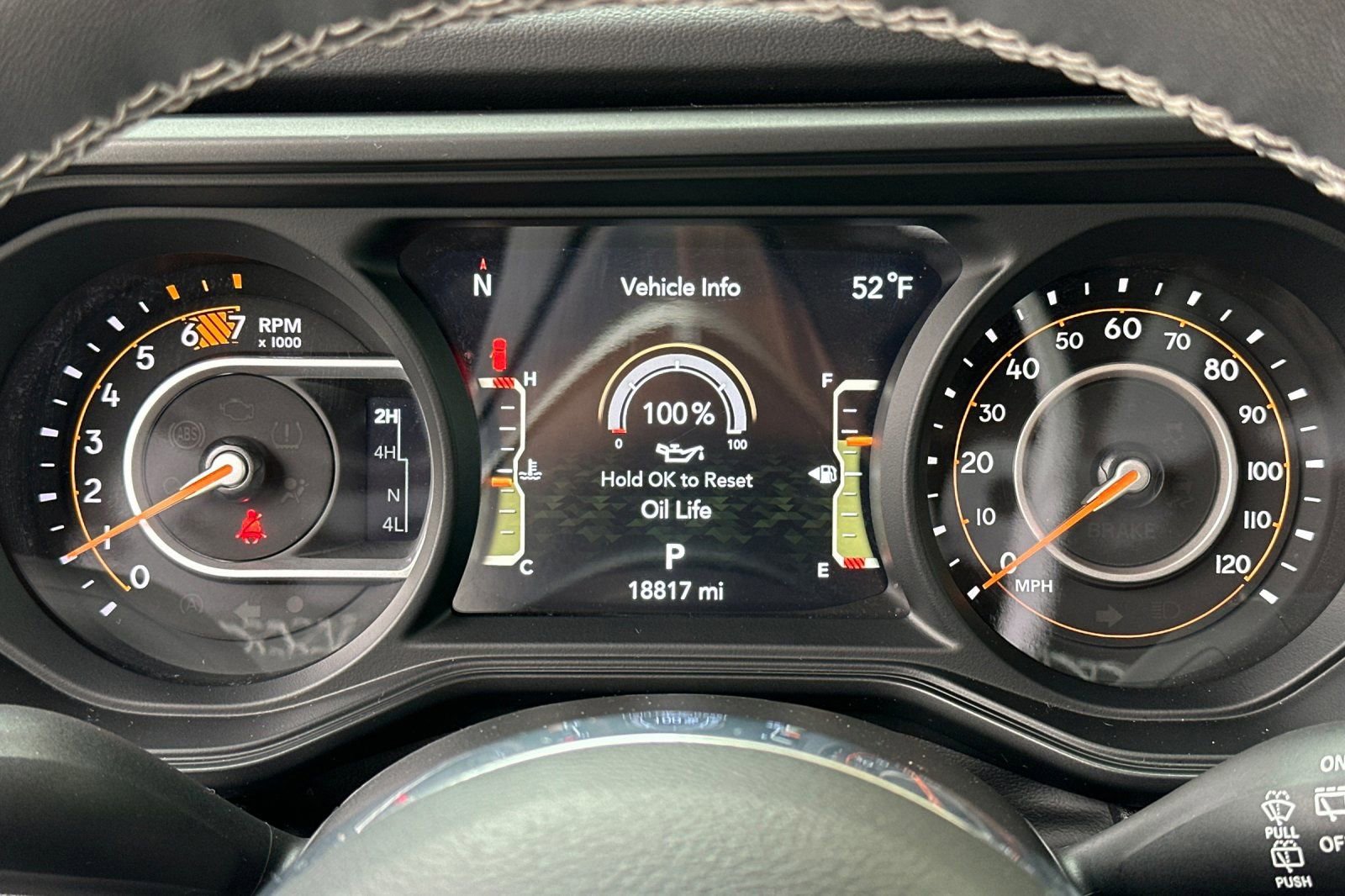 Used 2025 Jeep Wrangler Sahara image 24