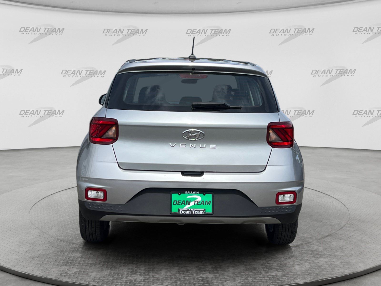 Used 2024 Hyundai Venue SE FWD image 7