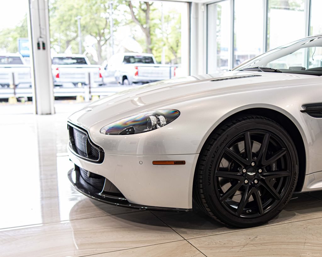 Used 2011 Aston Martin V8 Vantage S RWD image 4
