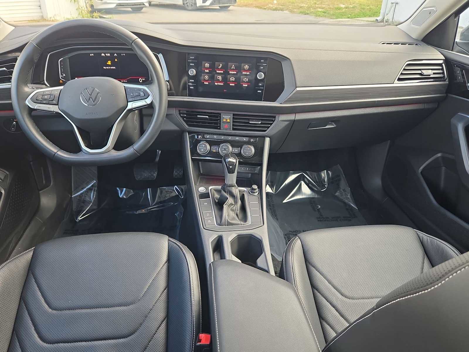 Used 2022 Volkswagen Jetta SEL image 16