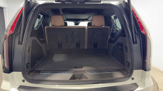 Used 2022 Cadillac Escalade ESV Premium Luxury image 37