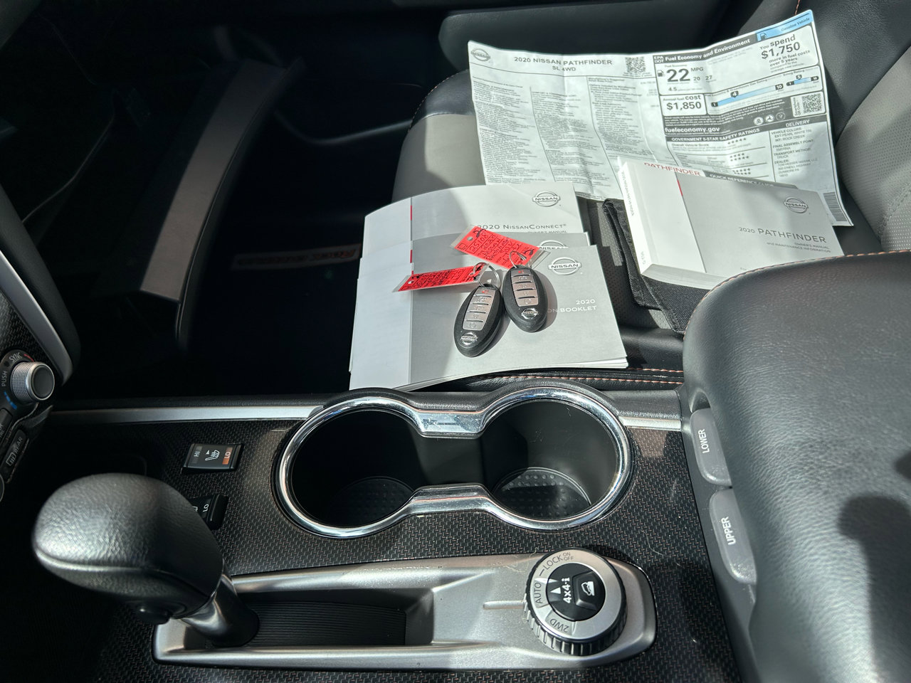 Used 2020 Nissan Pathfinder SL image 19