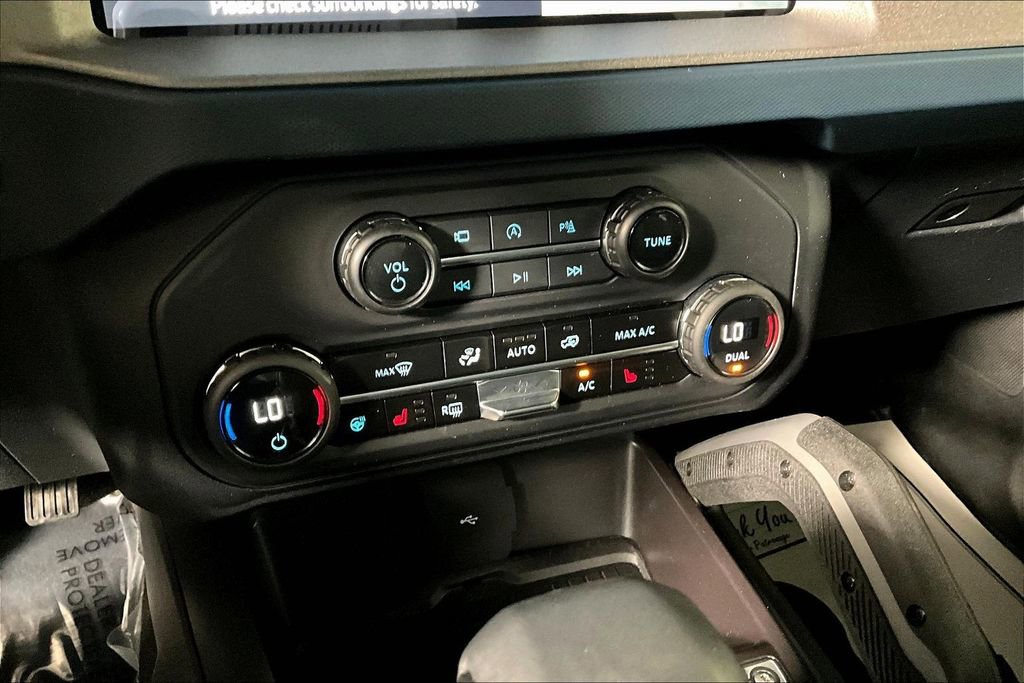 Used 2024 Ford Bronco Outer Banks image 32