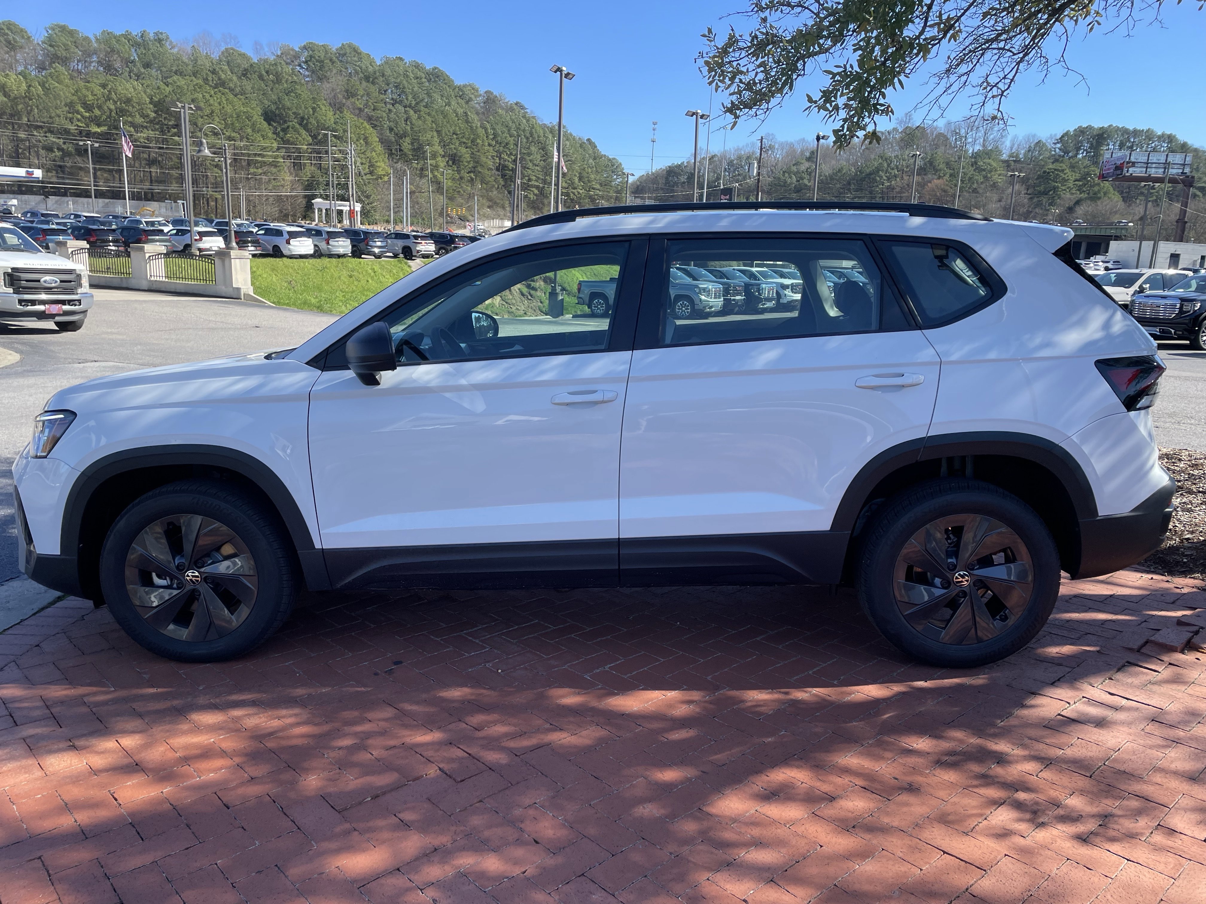New 2026 Volkswagen Taos S FWD image 7