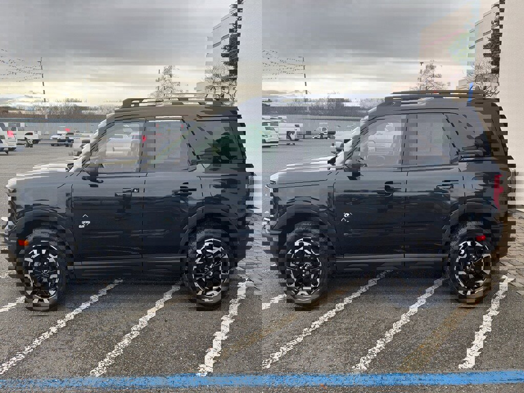 Used 2022 Ford Bronco Sport Outer Banks w/ Tech Package image 4