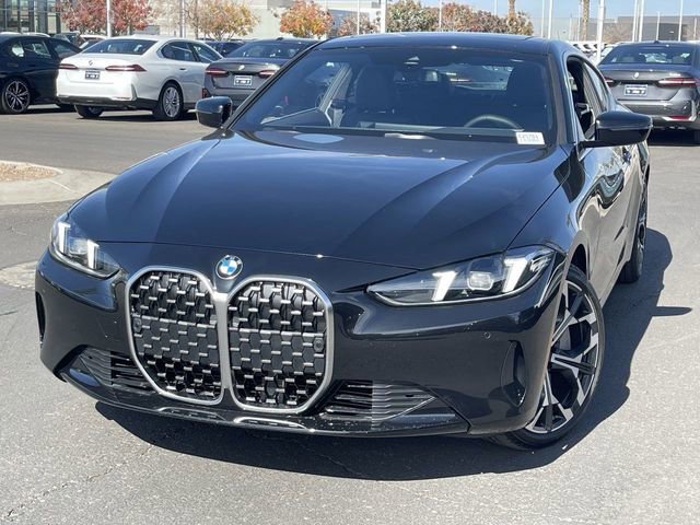 Used 2025 BMW 430i Coupe w/ Convenience Package image 3