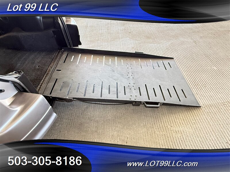 Used 2005 Scion xB FWD image 5