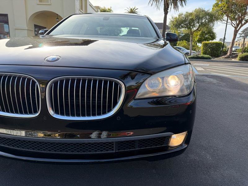 Used 2009 BMW 750i RWD image 16