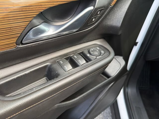 Used 2020 GMC Terrain SLE FWD image 11