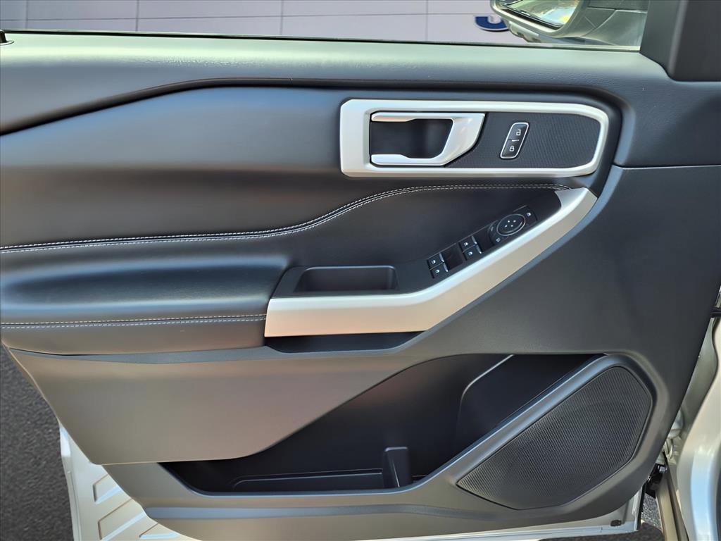 Used 2023 Ford Explorer XLT w/ Equipment Group 202A image 15