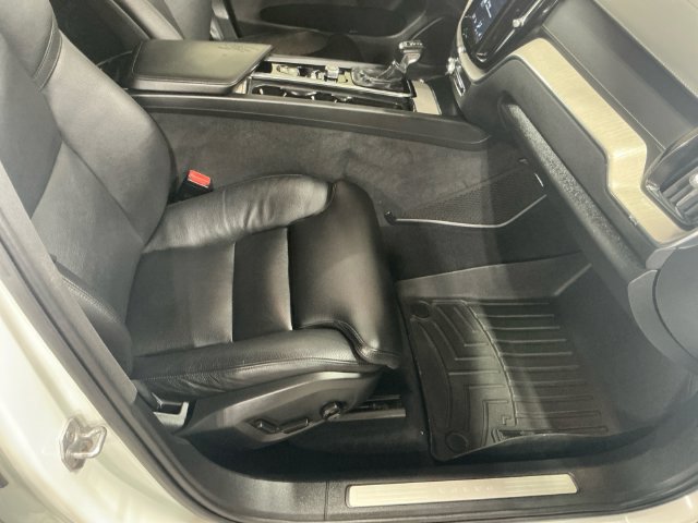Used 2020 Volvo XC60 T6 Inscription AWD/4WD image 16
