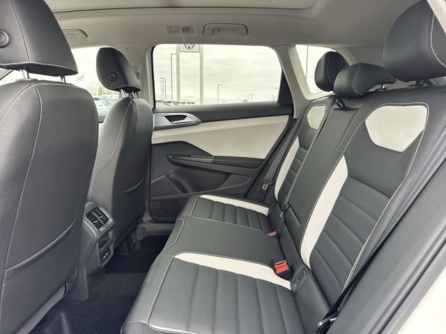 New 2026 Volkswagen Taos SEL AWD/4WD image 9