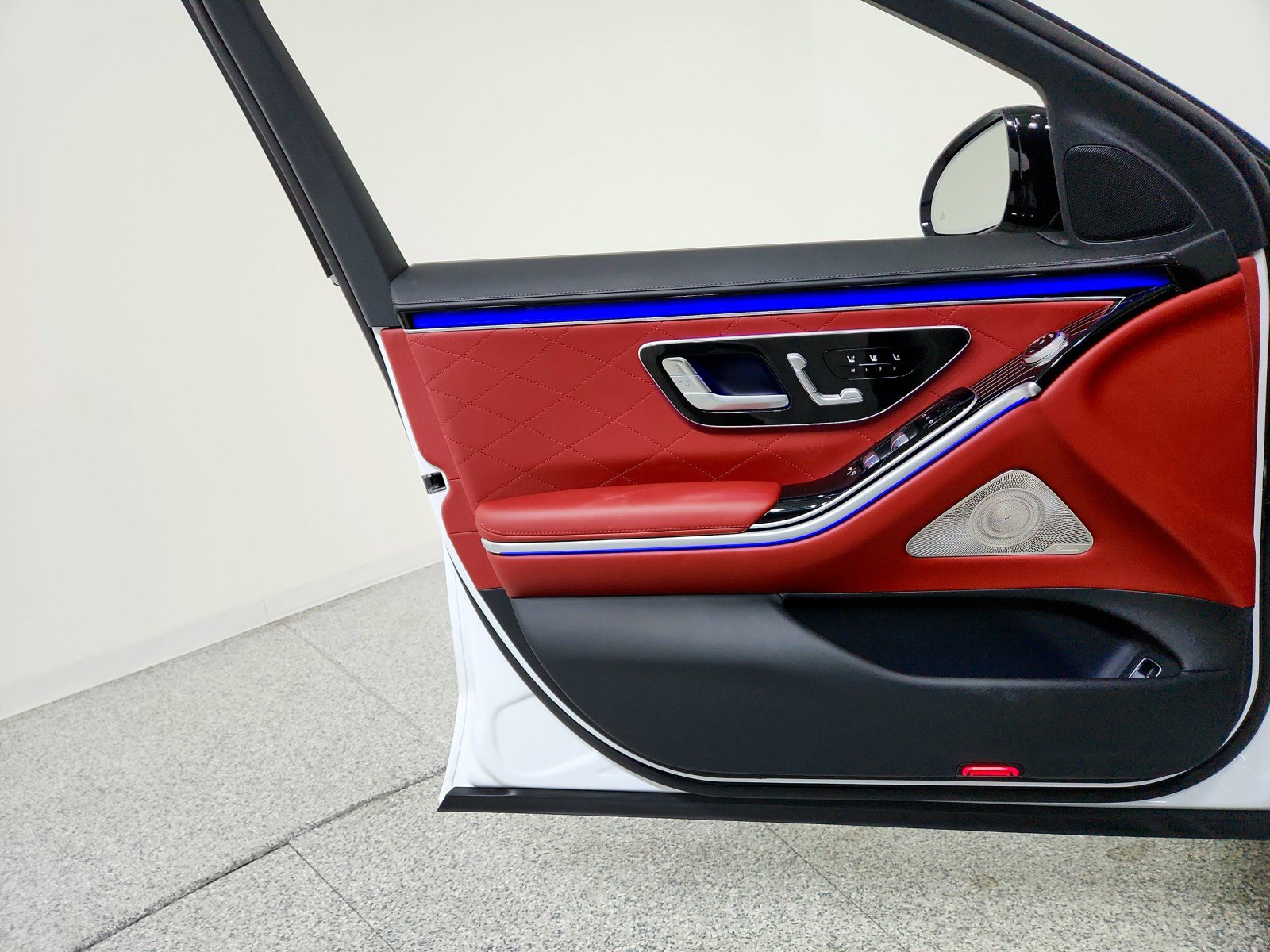 Certified 2025 Mercedes-Benz S 580 4MATIC Sedan image 21