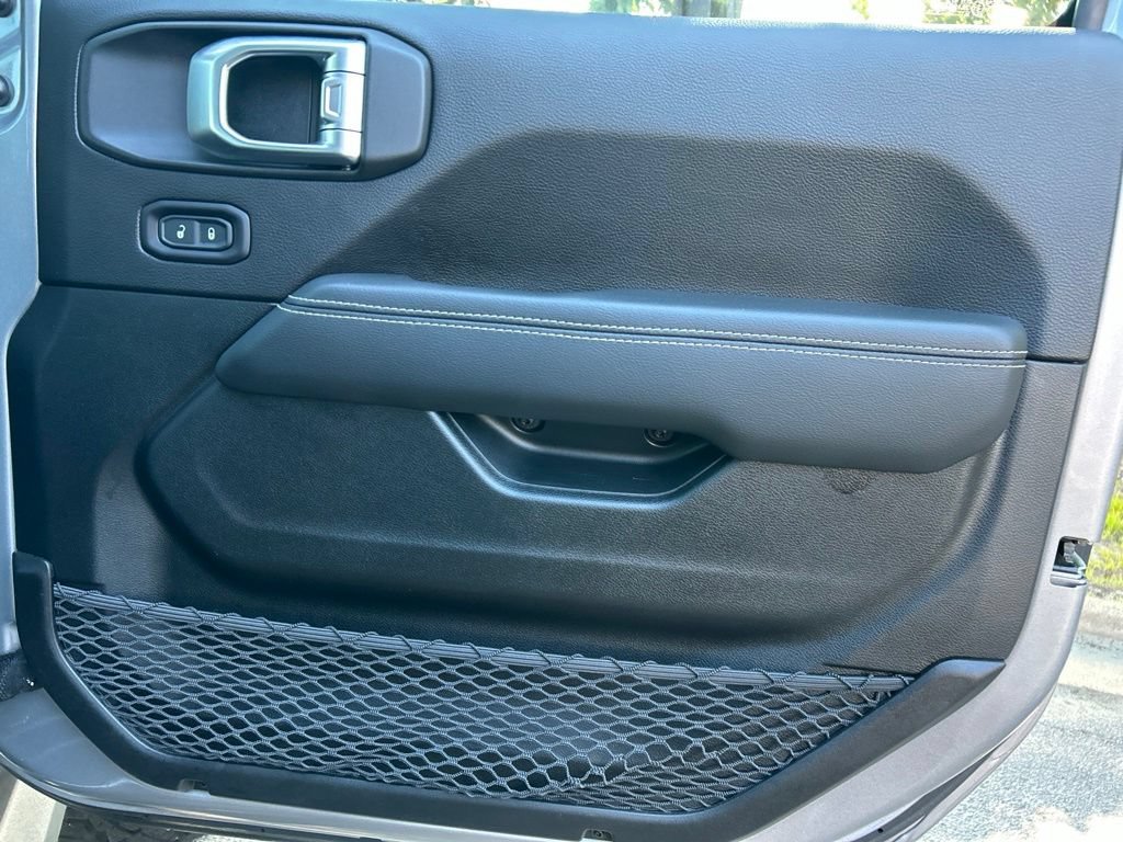 Used 2020 Jeep Gladiator Overland AWD/4WD image 31