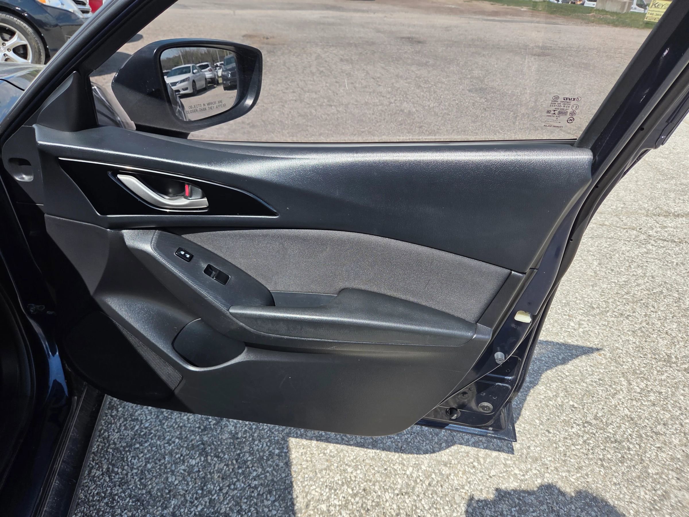 Used 2016 MAZDA MAZDA3 i Sport FWD image 23