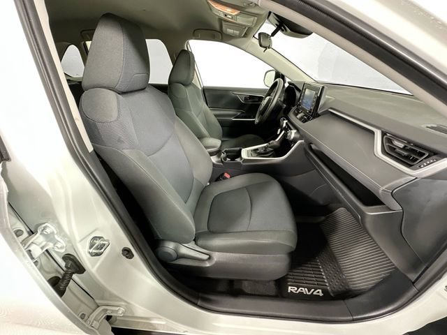 Used 2021 Toyota RAV4 LE image 26