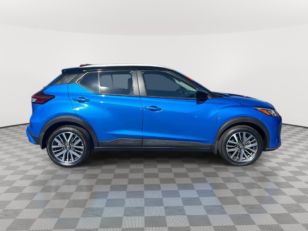 Used 2023 Nissan Kicks SV FWD image 4