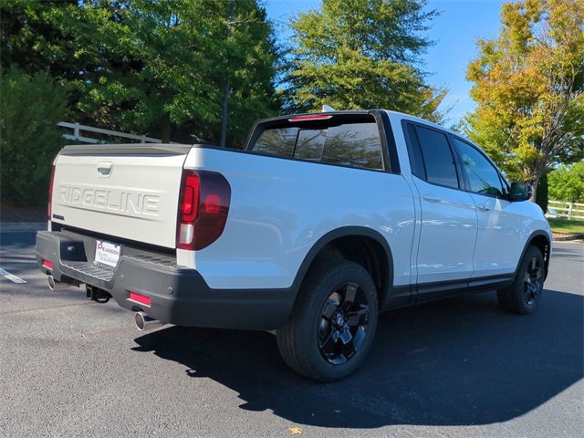 New 2026 Honda Ridgeline Black Edition image 4