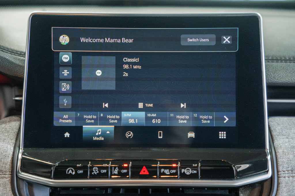 Certified 2023 Jeep Compass Latitude AWD/4WD image 23