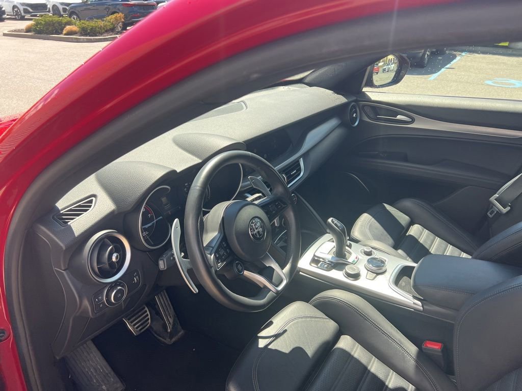 Used 2023 Alfa Romeo Stelvio Veloce AWD/4WD image 52