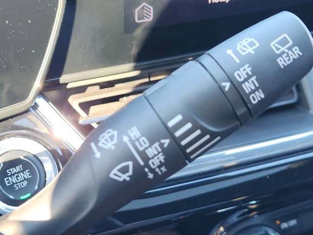 Used 2024 Chevrolet Trax RS w/ Sunroof Package image 37