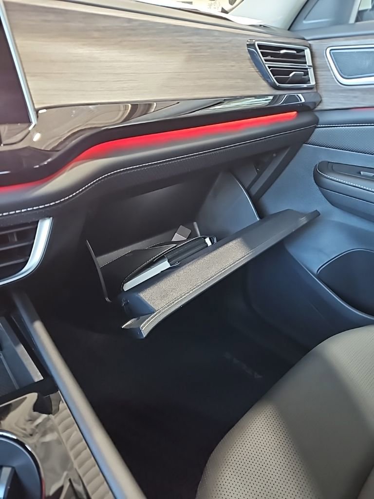 New 2026 Volkswagen Atlas SEL AWD/4WD image 32